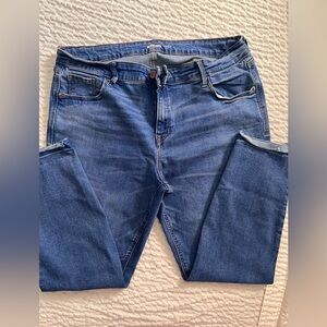 Old Navy Women’s Stretchy Blue Jeans